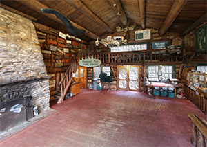 Main room of Moosilauke lodge